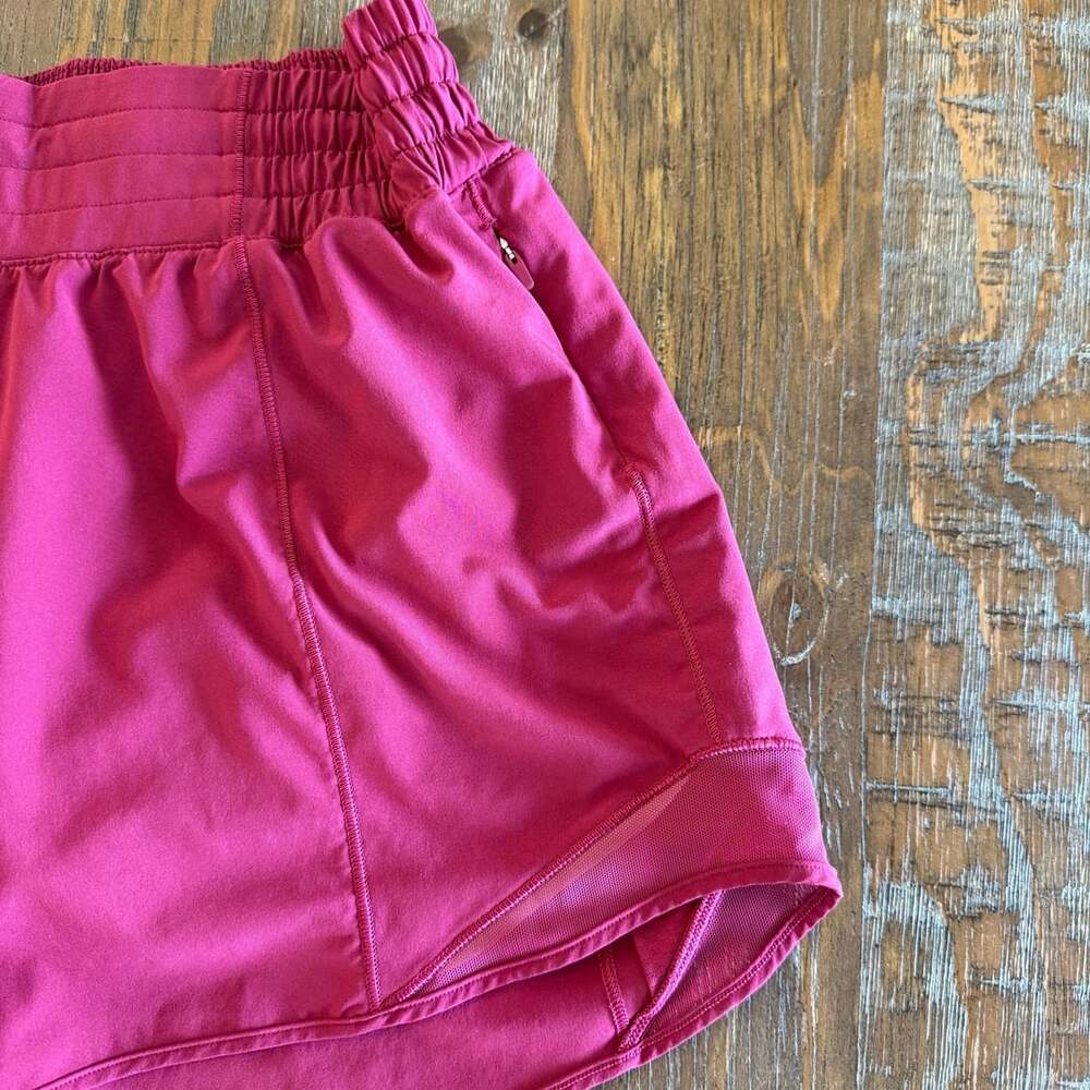 Lululemon Hotty Hot High-Rise Short 4 Size 8 Ripened Raspberry - Picture 5 of 5